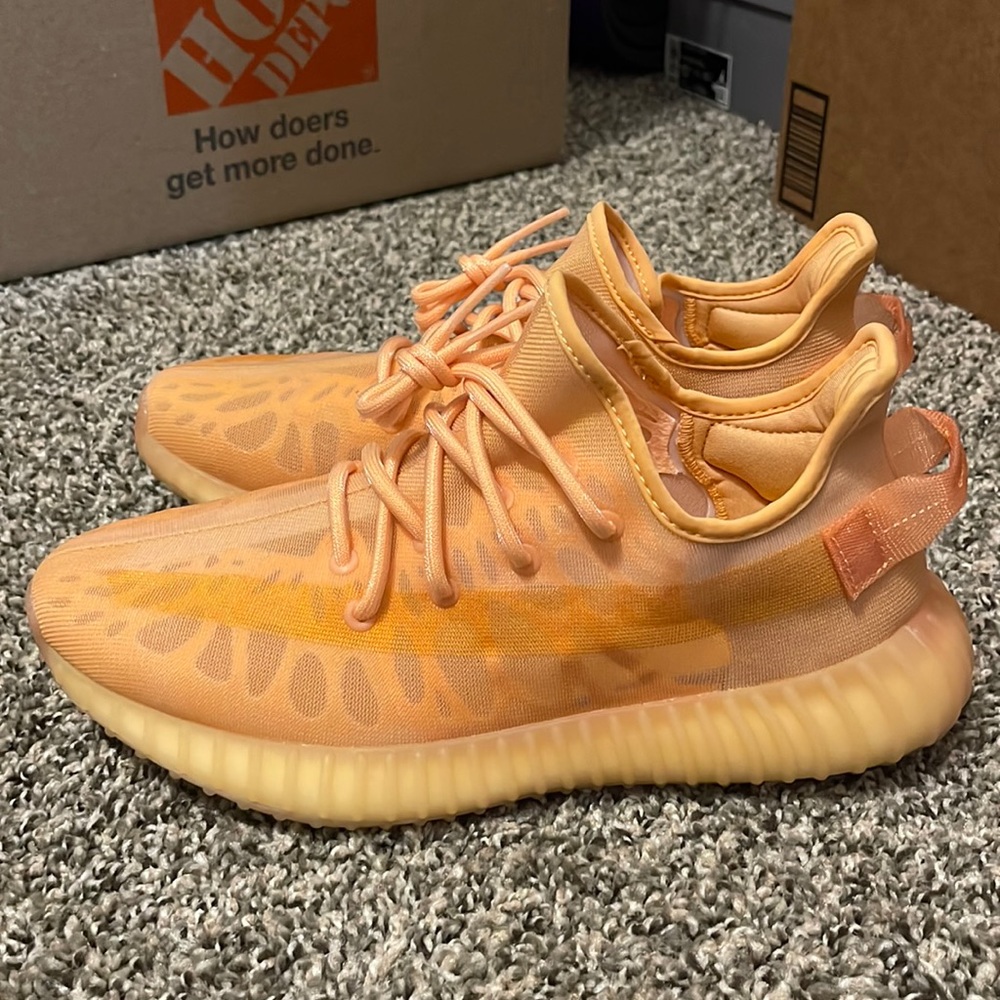 Yeezy 350 V2 Mono Clay